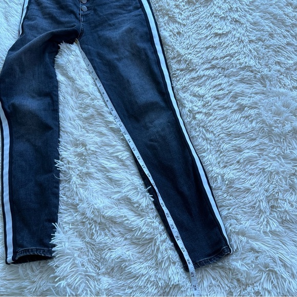 AO.LA Alice + Olivia High Rise Button Fly Side Stripe Jeans Size 30 - Picture 14 of 14